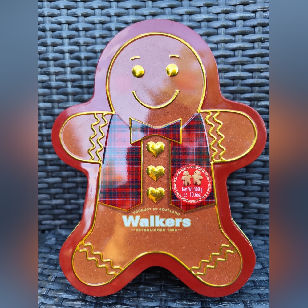Walkers Mini Gingerbread Men Shortbread Biscuits Cookies Tin 2019